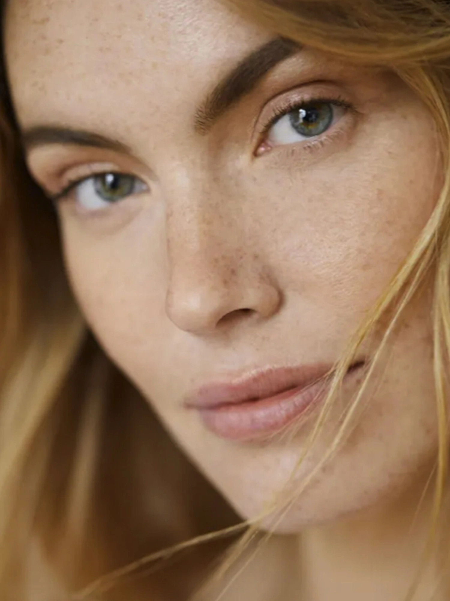 Freelance digital designer working with agencies, studios and design-led brands on websites, portfolios and digital platforms.